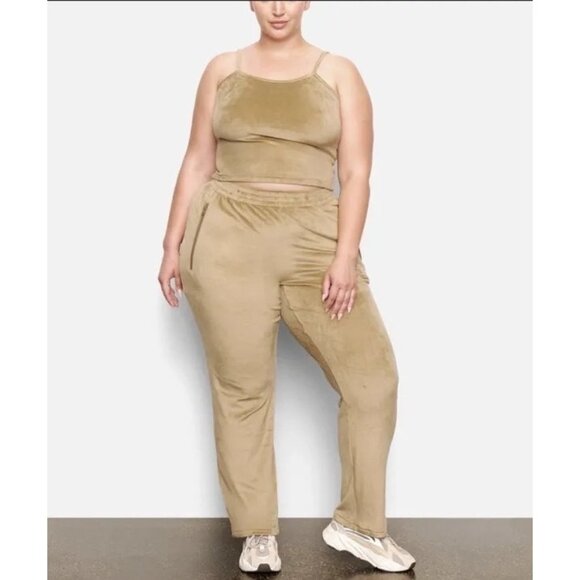 SKIMS Velour Track Pants Gold Medium - Picture 1 of 14